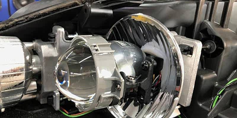 Установка Bi-Led модуля