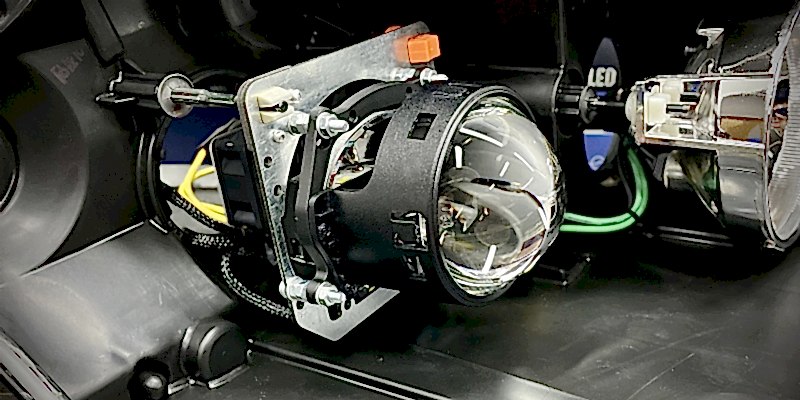 Установка Bi-Led модуля